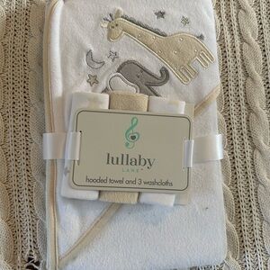 White Hooded Towel and Washcloth Set